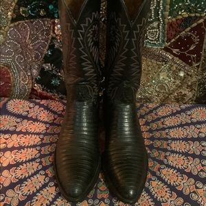Stunning Lizard & Leather Lucchese Boots